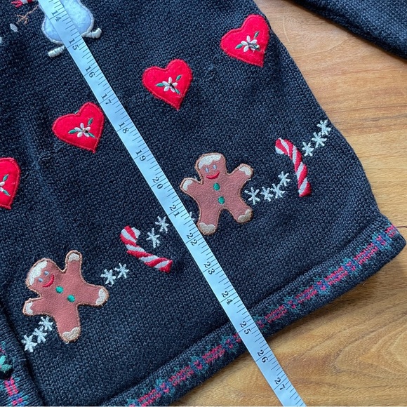 Vintage Tiara Holiday Christmas Gingerbread Man Button Front Cardigan Sweater - Picture 10 of 12